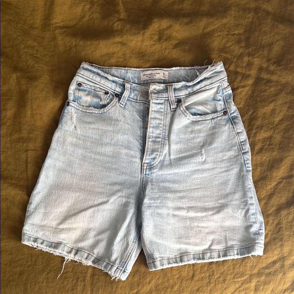 Abercrombie & Fitch The Dad 7” Short High Rise